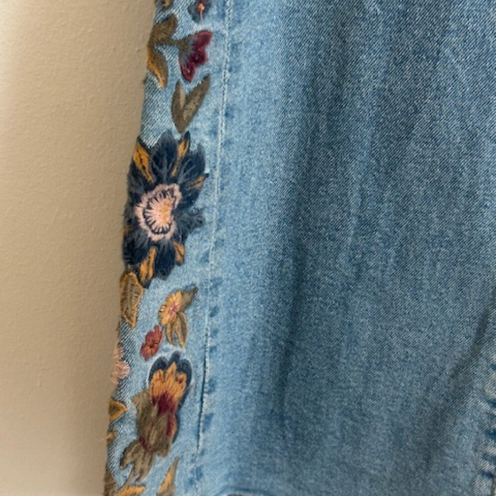 Driftwood Farrah X Zen Embroidered Floral Flare Light Wash Jeans NWT - Picture 7 of 16